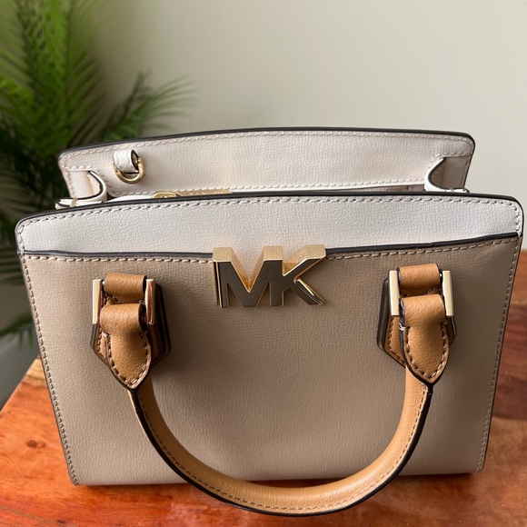 MICHAEL KORS satchel - Picture 5 of 9